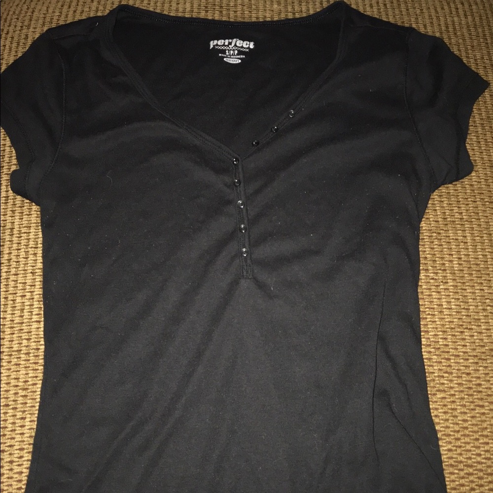 Black short sleeve old navy T-shirt